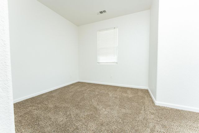 1360 N Jennifer Way, Porterville, CA 93257