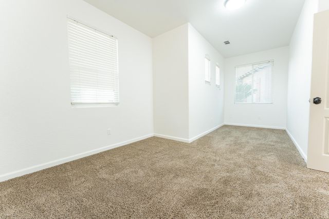 1360 N Jennifer Way, Porterville, CA 93257