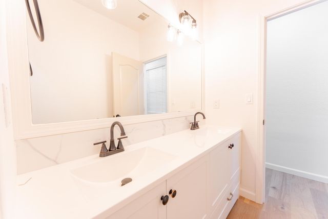 1360 N Jennifer Way, Porterville, CA 93257