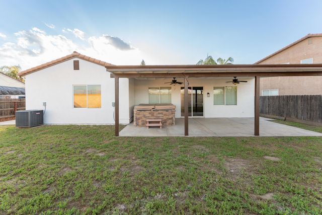 1360 N Jennifer Way, Porterville, CA 93257