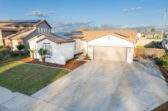1360 N Jennifer Way, Porterville, CA 93257