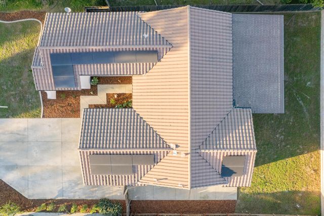 1360 N Jennifer Way, Porterville, CA 93257