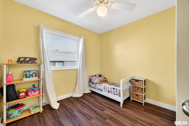 616 S SWEETBRIAR Drive, Chillicothe, IL 61523