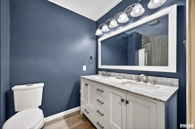 616 S SWEETBRIAR Drive, Chillicothe, IL 61523