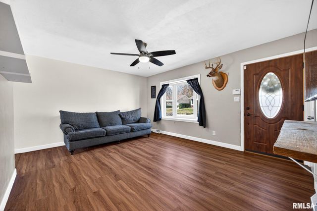 616 S SWEETBRIAR Drive, Chillicothe, IL 61523