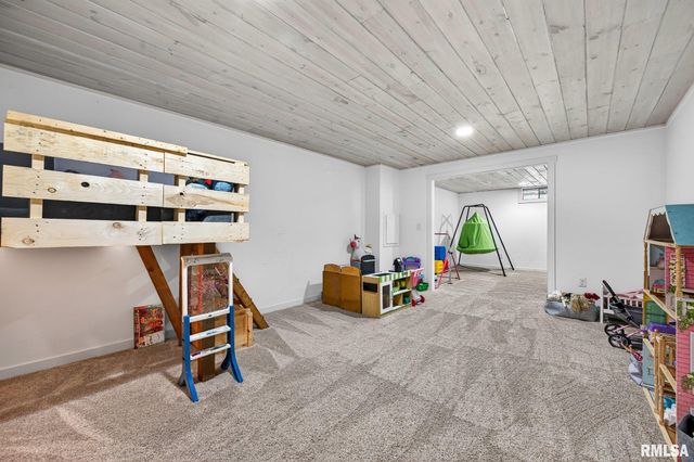 616 S SWEETBRIAR Drive, Chillicothe, IL 61523