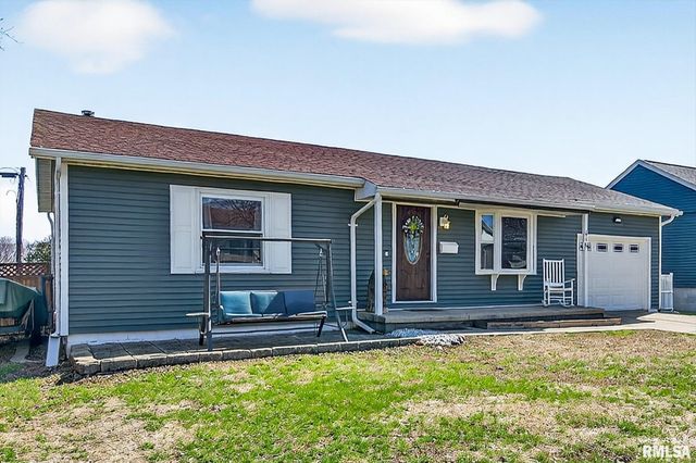 616 S SWEETBRIAR Drive, Chillicothe, IL 61523