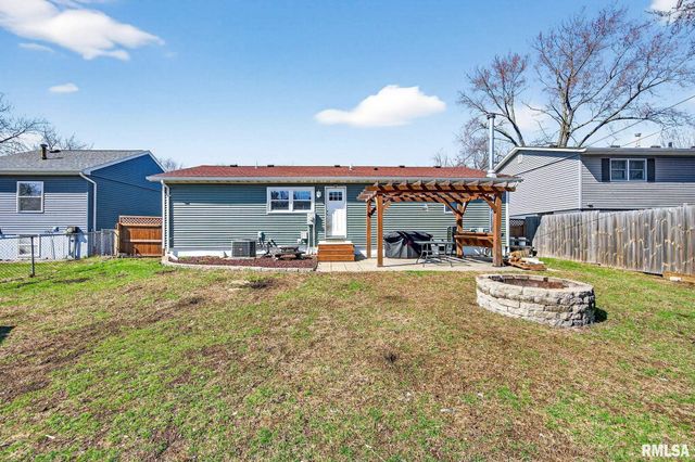 616 S SWEETBRIAR Drive, Chillicothe, IL 61523