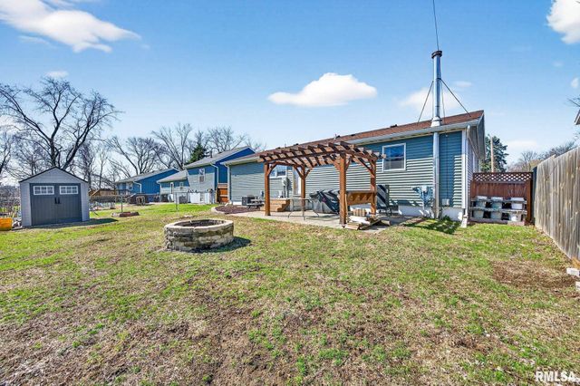 616 S SWEETBRIAR Drive, Chillicothe, IL 61523