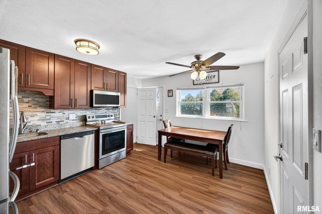 616 S SWEETBRIAR Drive, Chillicothe, IL 61523