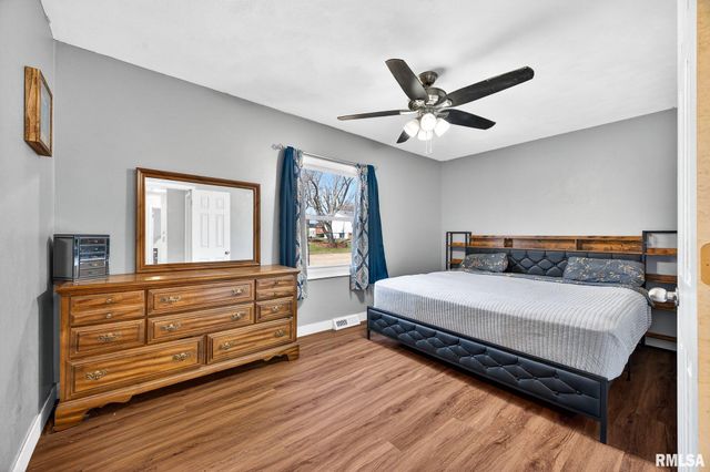 616 S SWEETBRIAR Drive, Chillicothe, IL 61523