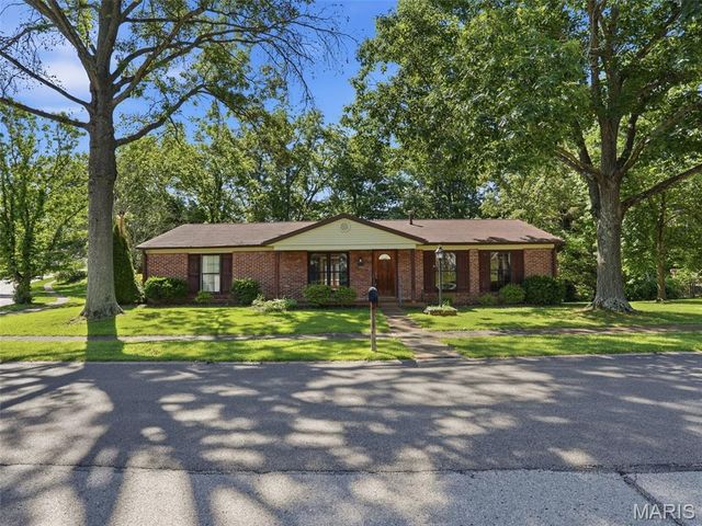 4902 Brunston Drive, St Louis, MO 63128