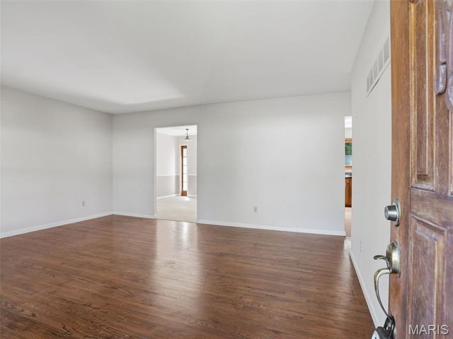 4902 Brunston Drive, St Louis, MO 63128