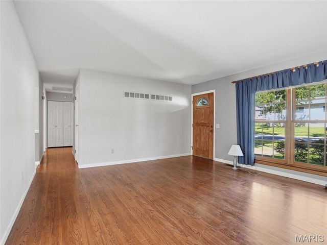 4902 Brunston Drive, St Louis, MO 63128