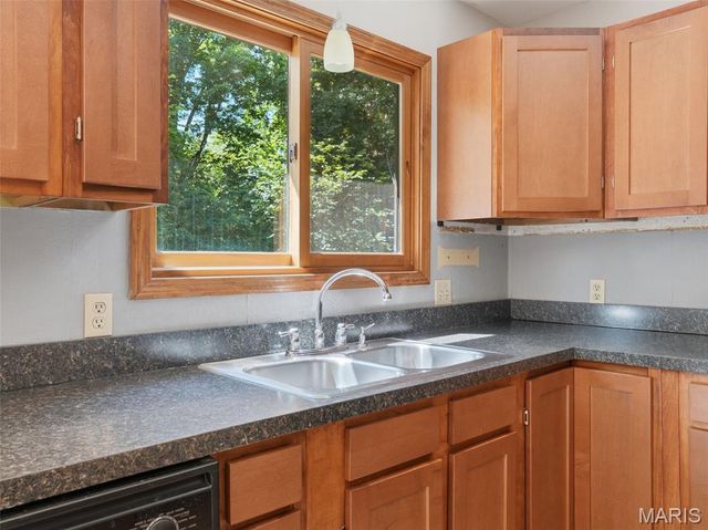 4902 Brunston Drive, St Louis, MO 63128