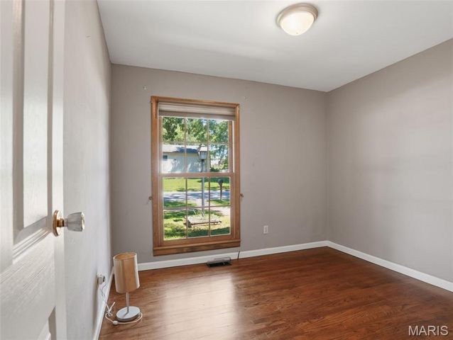 4902 Brunston Drive, St Louis, MO 63128