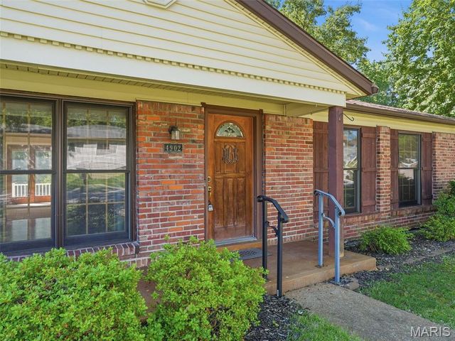4902 Brunston Drive, St Louis, MO 63128