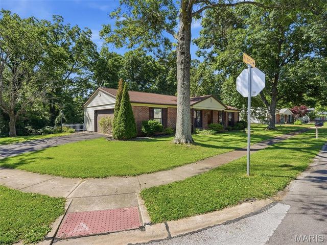 4902 Brunston Drive, St Louis, MO 63128