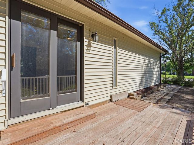 4902 Brunston Drive, St Louis, MO 63128