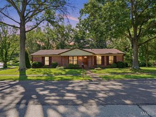 4902 Brunston Drive, St Louis, MO 63128