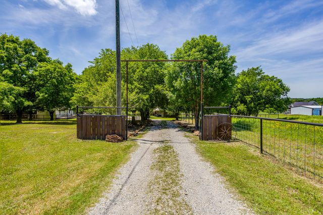 6345 Silver Creek Azle Road, Azle, TX 76020