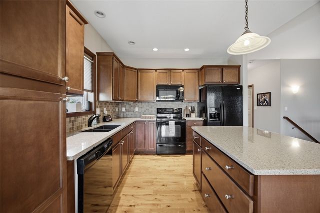 912 Dorchester Place NE, Cedar Rapids, IA 52402