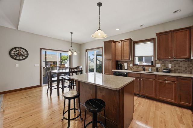 912 Dorchester Place NE, Cedar Rapids, IA 52402