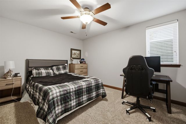 912 Dorchester Place NE, Cedar Rapids, IA 52402