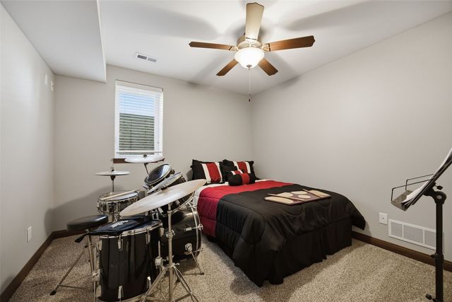 912 Dorchester Place NE, Cedar Rapids, IA 52402