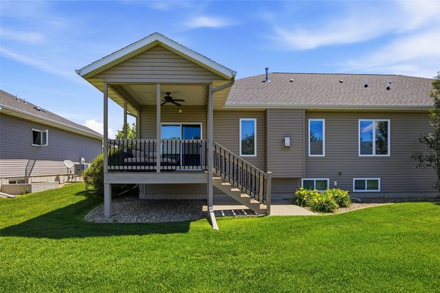 912 Dorchester Place NE, Cedar Rapids, IA 52402