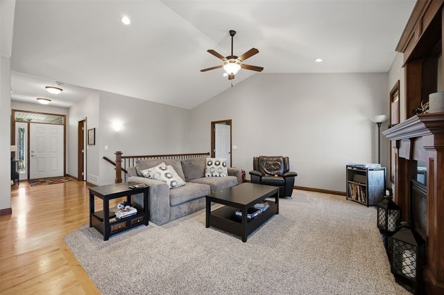 912 Dorchester Place NE, Cedar Rapids, IA 52402