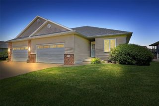 912 Dorchester Place NE, Cedar Rapids, IA 52402