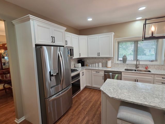 0N045 UNDERWOOD Drive, Geneva, IL 60134