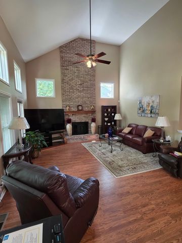 0N045 UNDERWOOD Drive, Geneva, IL 60134