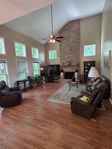0N045 UNDERWOOD Drive, Geneva, IL 60134