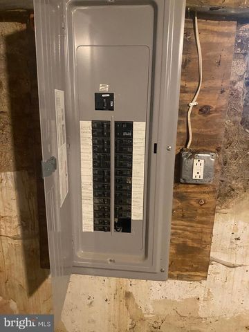 1906 W VENANGO ST, Philadelphia, PA 19140