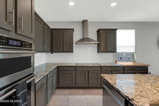 8428 N Lone Ranger Road, Tucson, AZ 85743