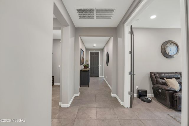 8428 N Lone Ranger Road, Tucson, AZ 85743