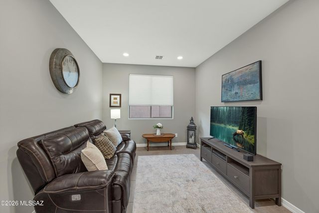 8428 N Lone Ranger Road, Tucson, AZ 85743