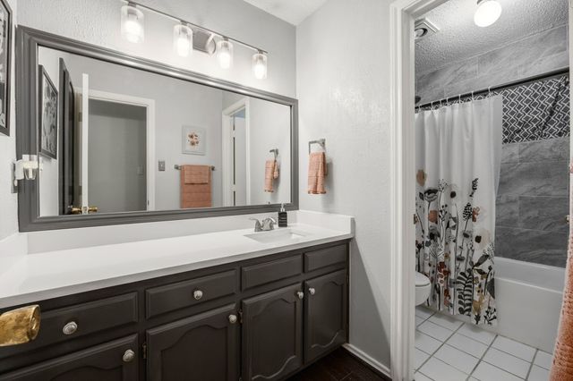 6214 Jessica Way, Rowlett, TX 75089