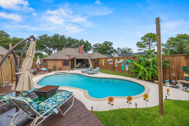 6214 Jessica Way, Rowlett, TX 75089