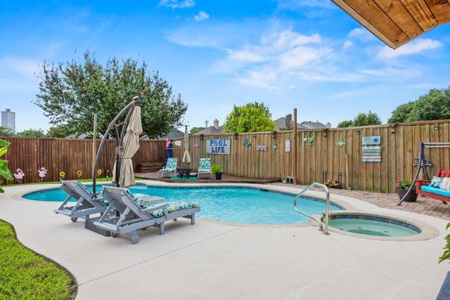 6214 Jessica Way, Rowlett, TX 75089