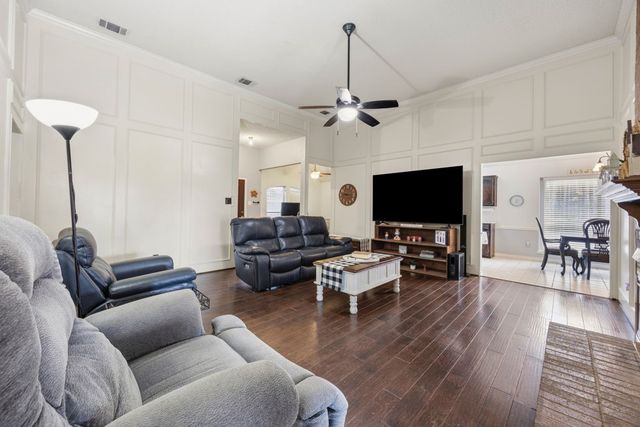 6214 Jessica Way, Rowlett, TX 75089