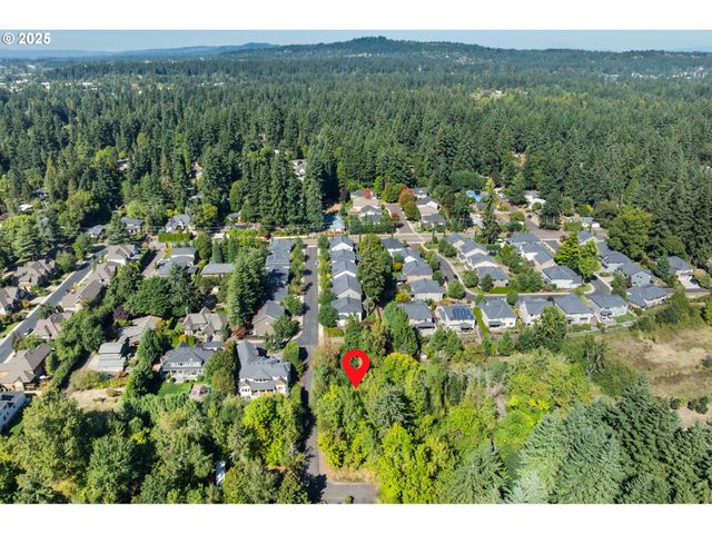 19368 RIVERWOOD Ln, Lake Oswego, OR 97035