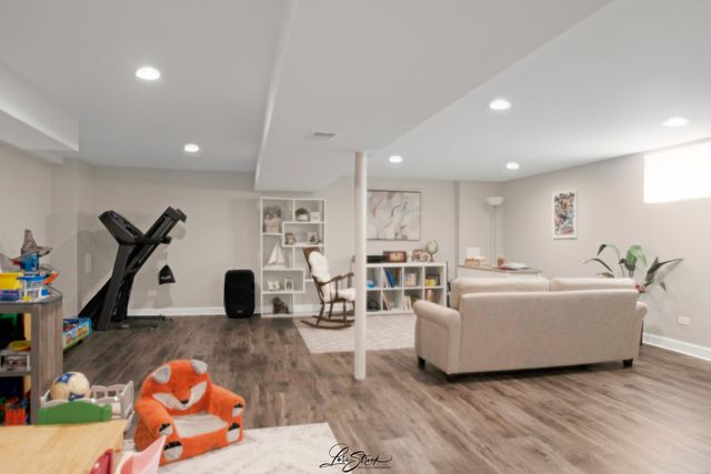 11046 S Ewing Avenue, Chicago, IL 60617