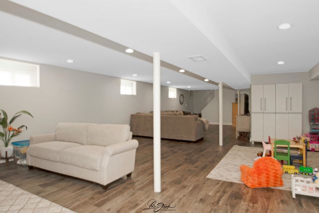 11046 S Ewing Avenue, Chicago, IL 60617