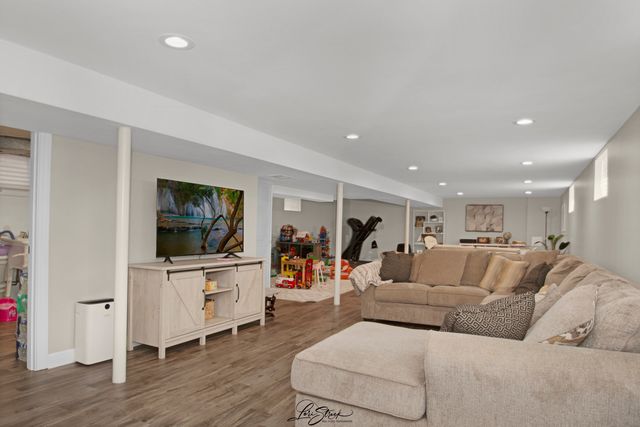 11046 S Ewing Avenue, Chicago, IL 60617