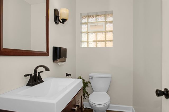 11046 S Ewing Avenue, Chicago, IL 60617