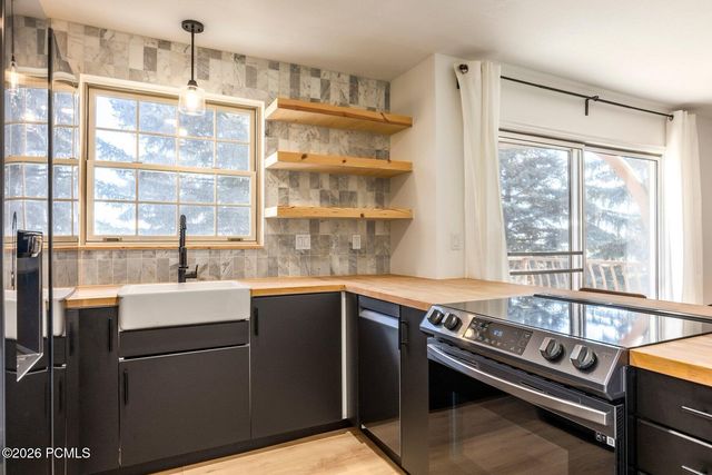 874 Schneitter Circle Apt 5, Midway, UT 84049