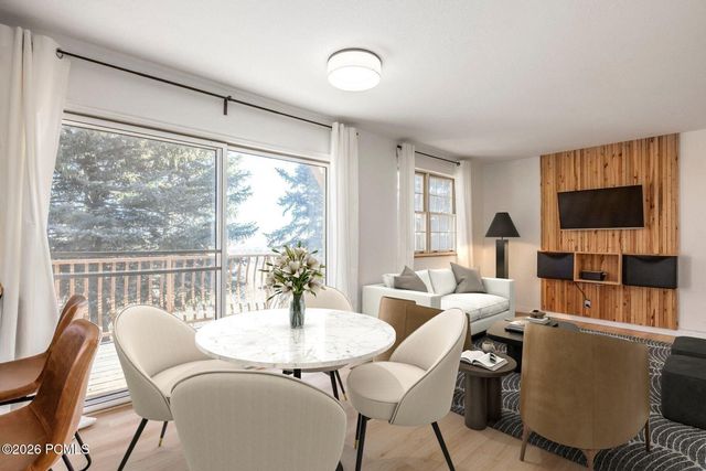 874 Schneitter Circle Apt 5, Midway, UT 84049